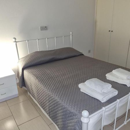 Cosy One Bedroom Apartment In Pafos ภายนอก รูปภาพ