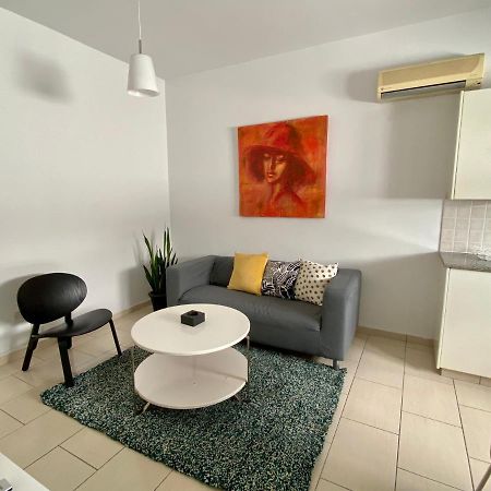 Cosy One Bedroom Apartment In Pafos ภายนอก รูปภาพ