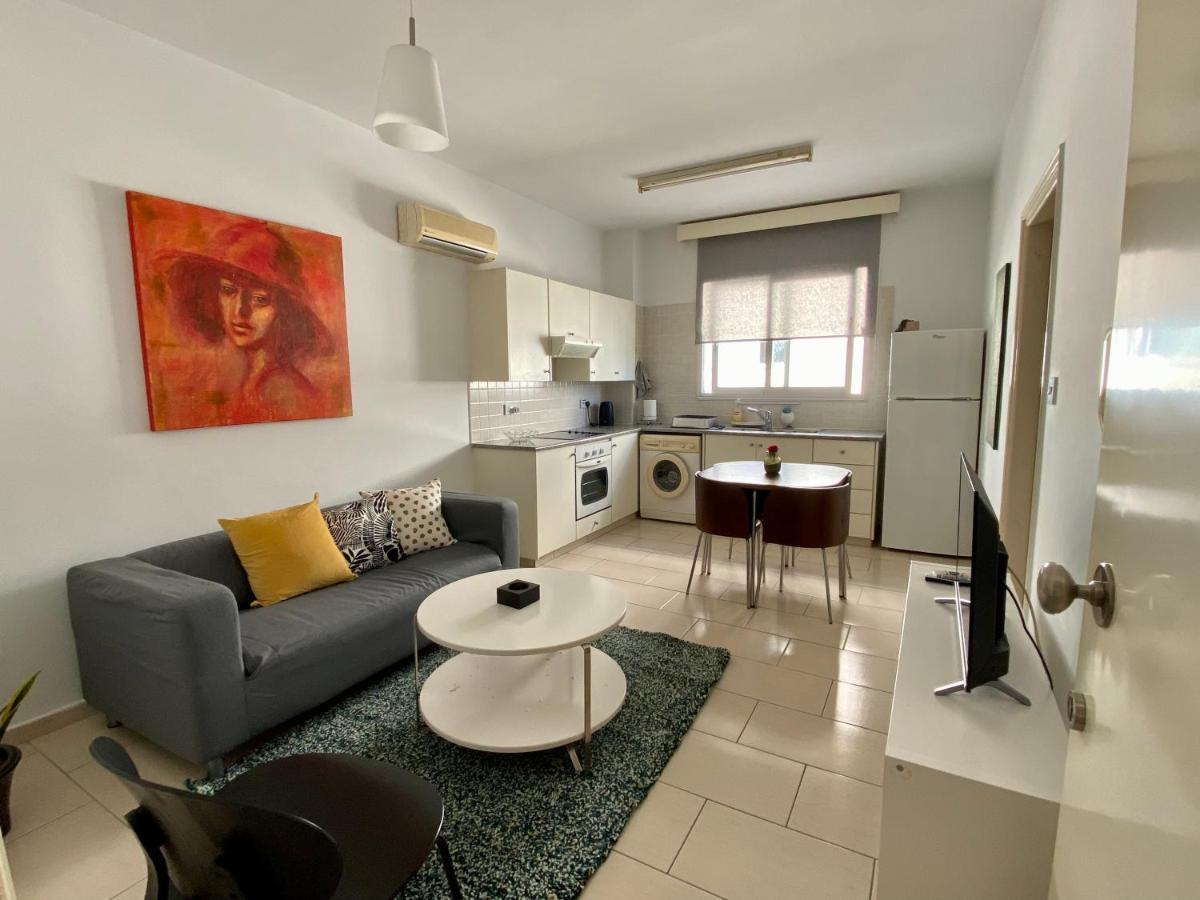 Cosy One Bedroom Apartment In Pafos ภายนอก รูปภาพ